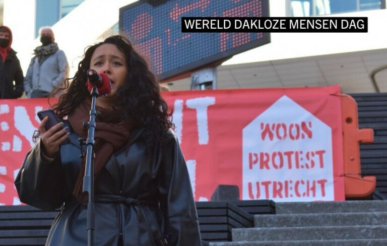 Stevie Nolten spreekt bij protest in utrecht tegen dakloosheid